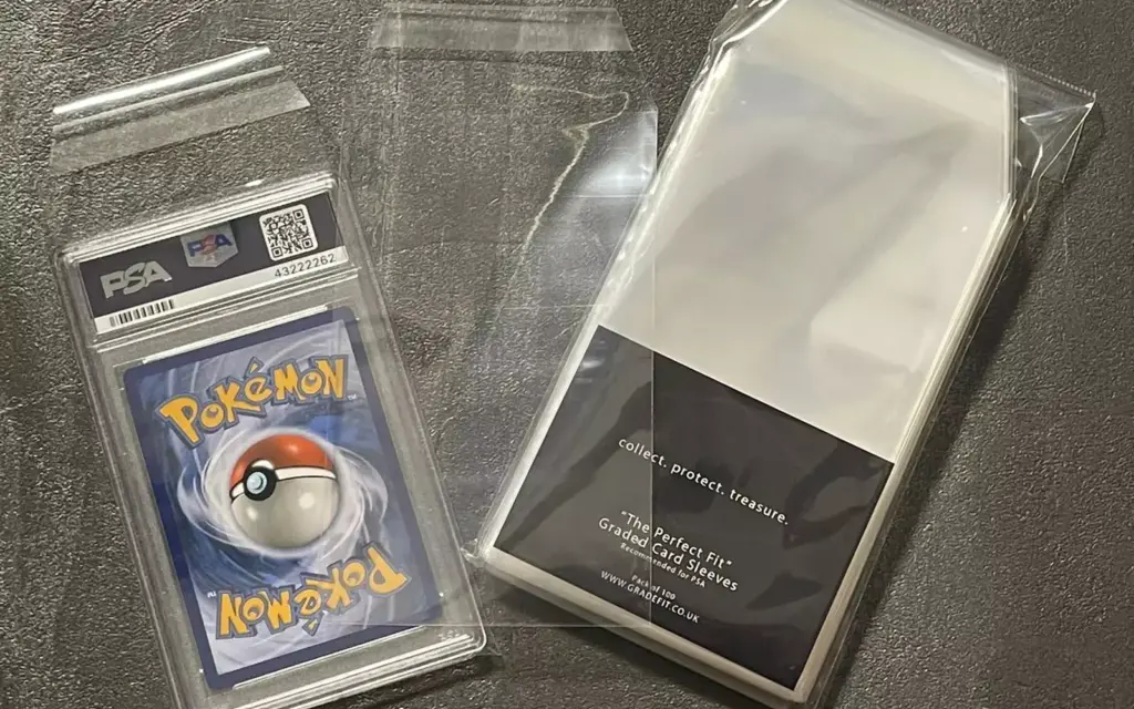 Fundas para cartas gradeadas con protección UV.