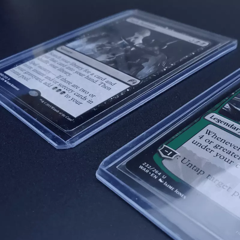 Cuidado de cartas coleccionables: Toploaders.